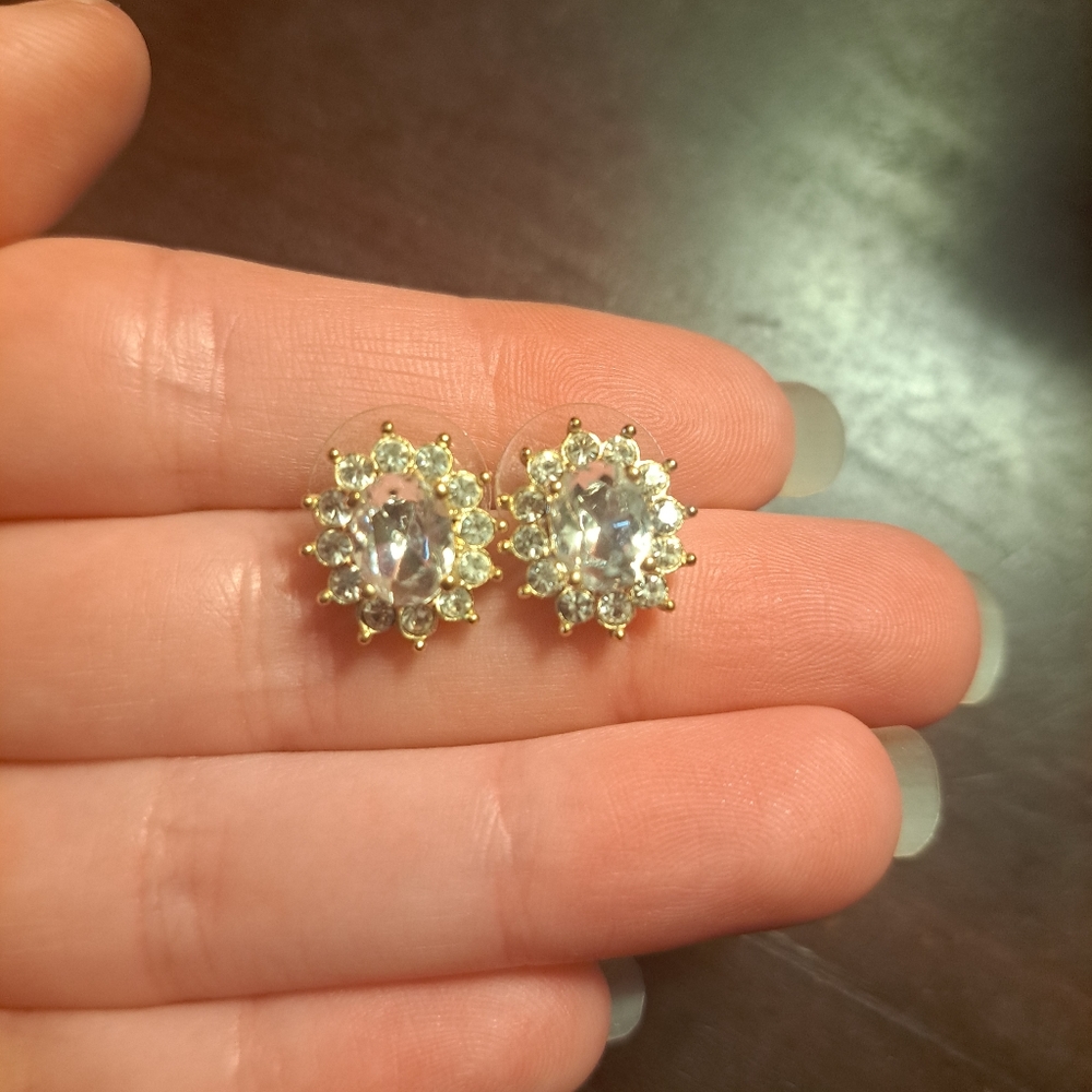 Abbot Atelier Stud earrings